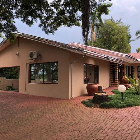 Tzaneen Guest House Bagian luar foto
