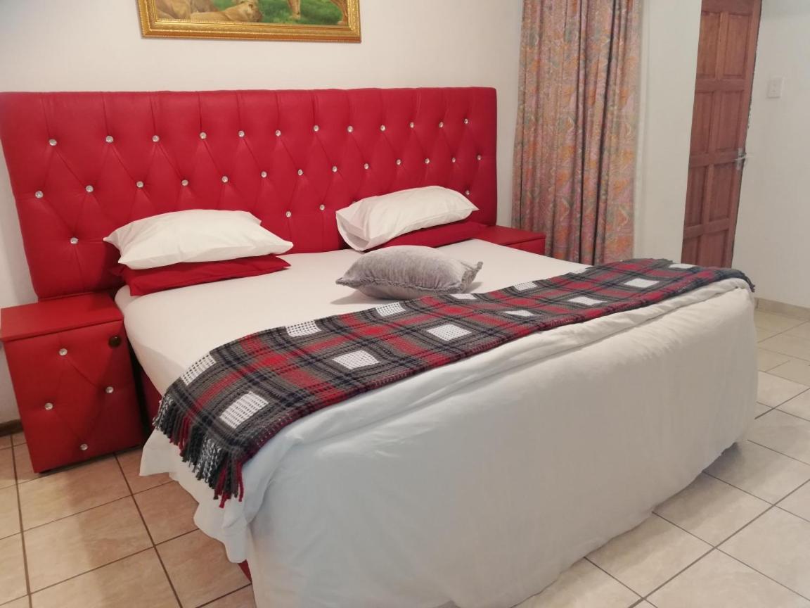 Tzaneen Guest House Bagian luar foto