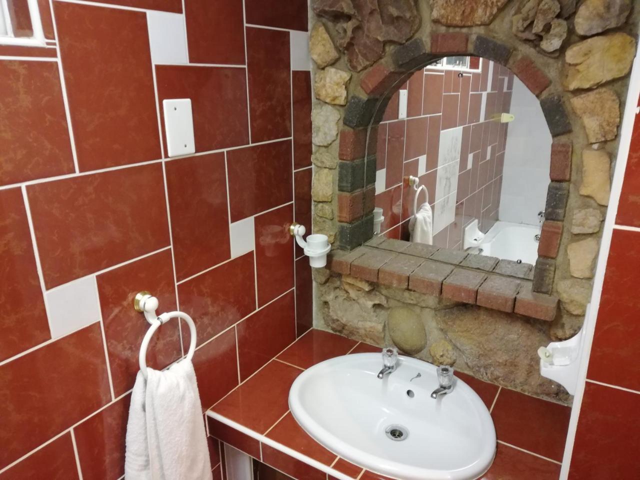 Tzaneen Guest House Bagian luar foto